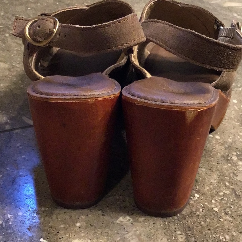 Latigo Iris tan leather sandals, 8.5 - Picture 13 of 16